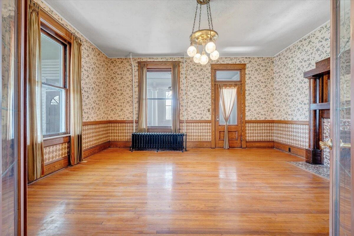 13 Giles AVE - Photo 31