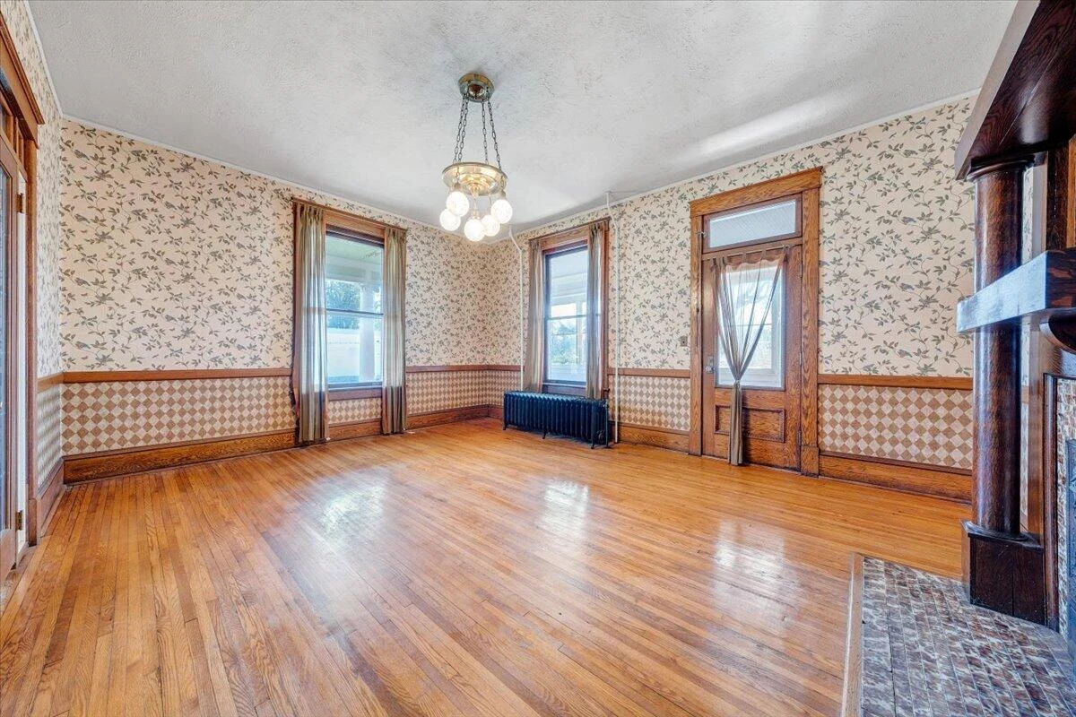 13 Giles AVE - Photo 34