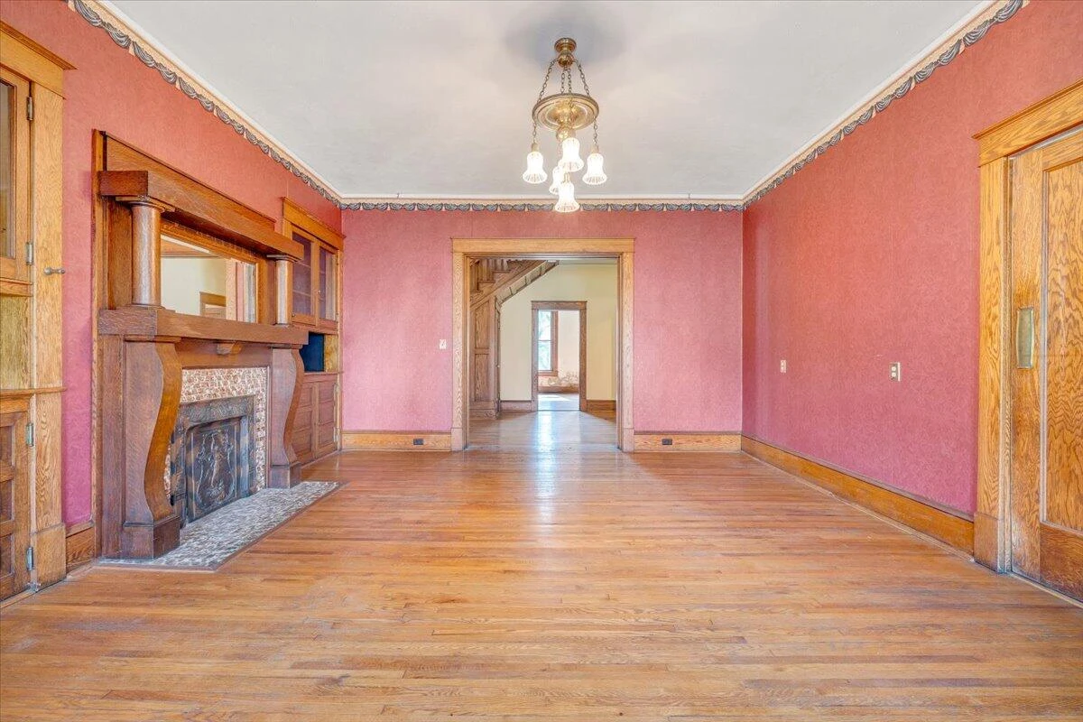 13 Giles AVE - Photo 40
