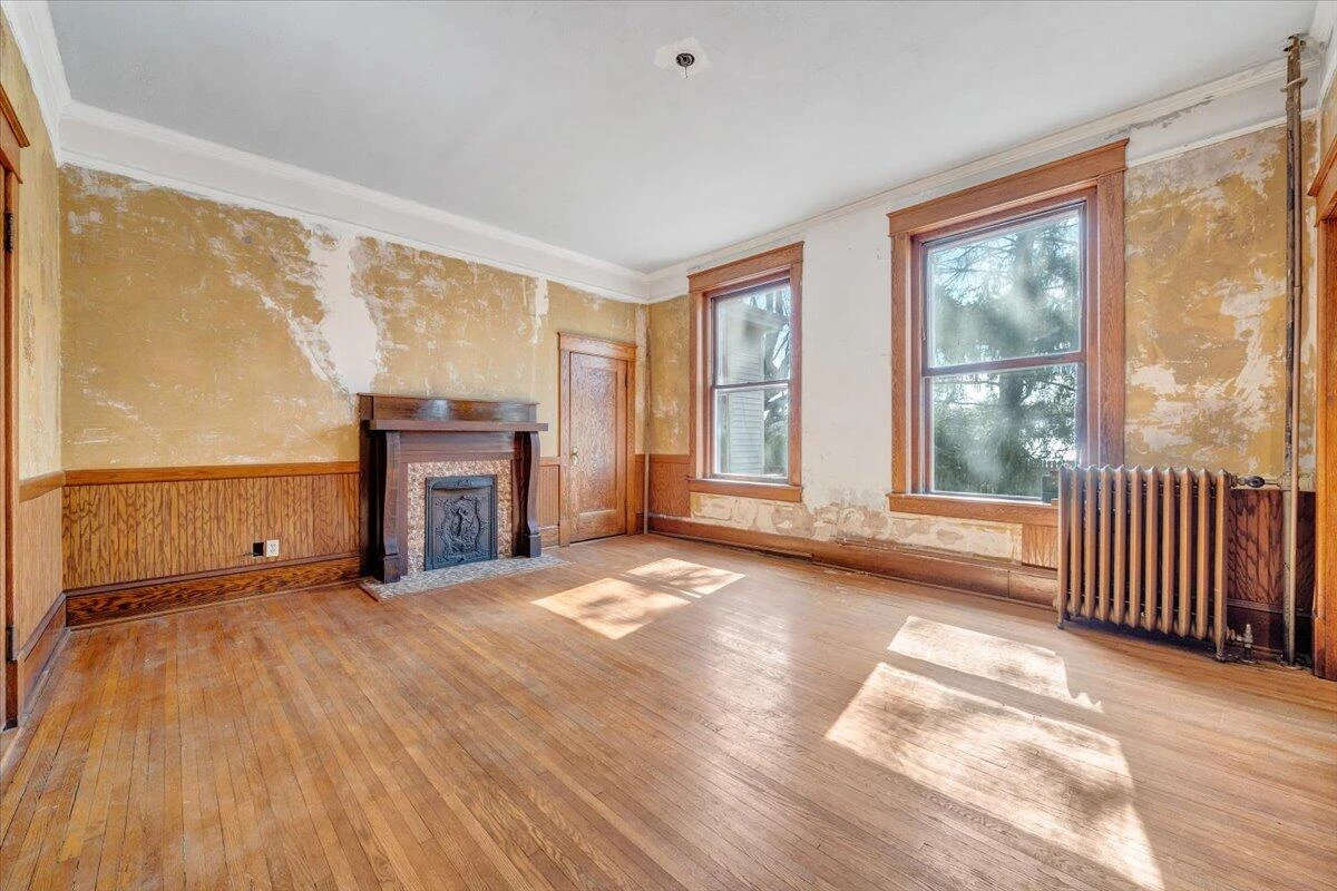 13 Giles AVE - Photo 43