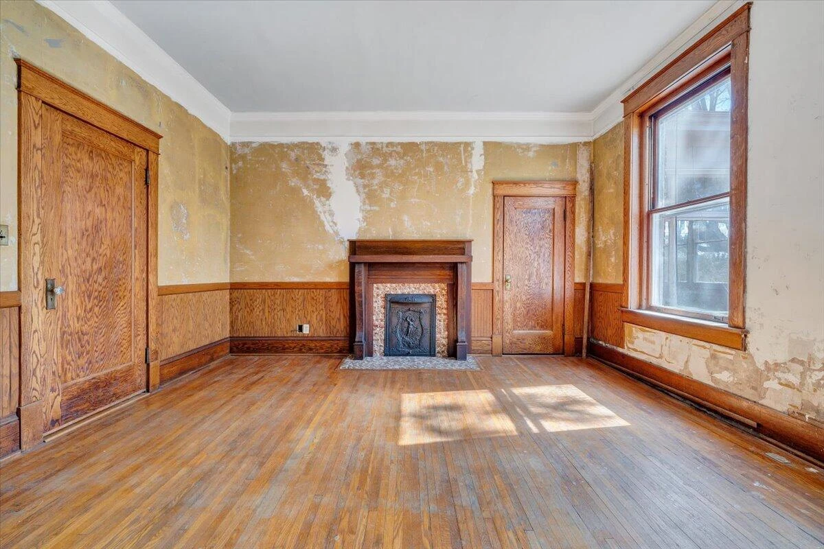 13 Giles AVE - Photo 44