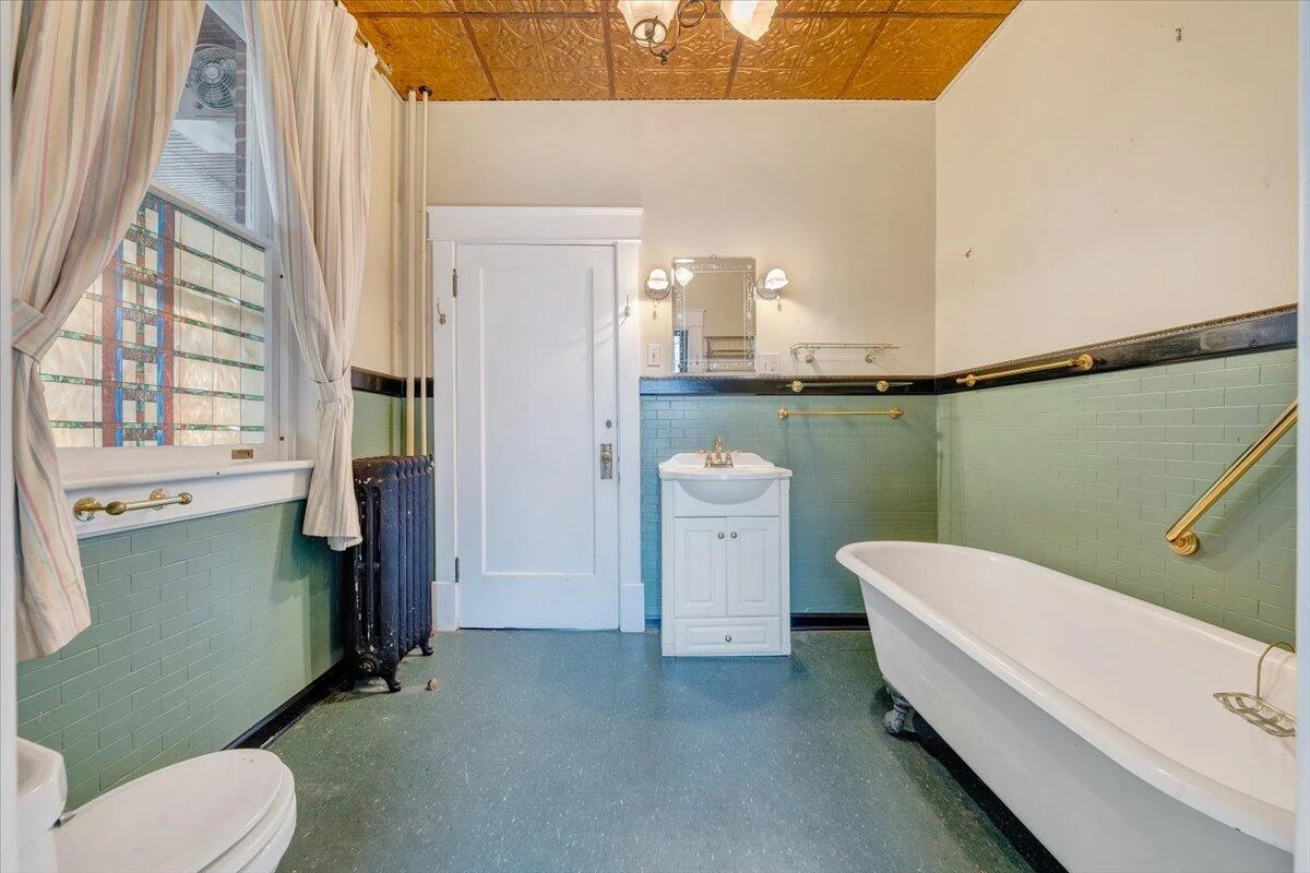 13 Giles AVE - Photo 47