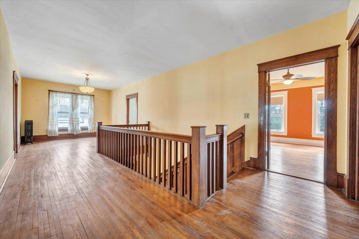 13 Giles AVE - Photo 60