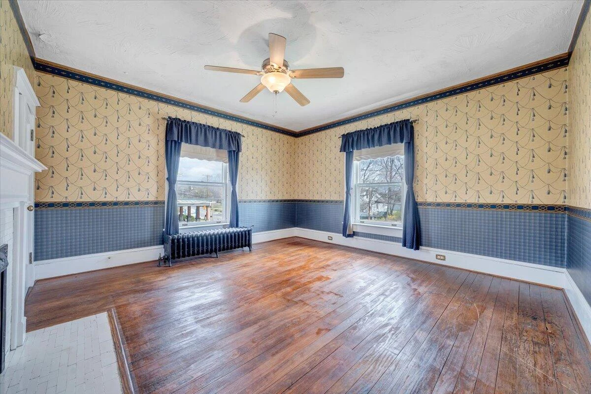 13 Giles AVE - Photo 69