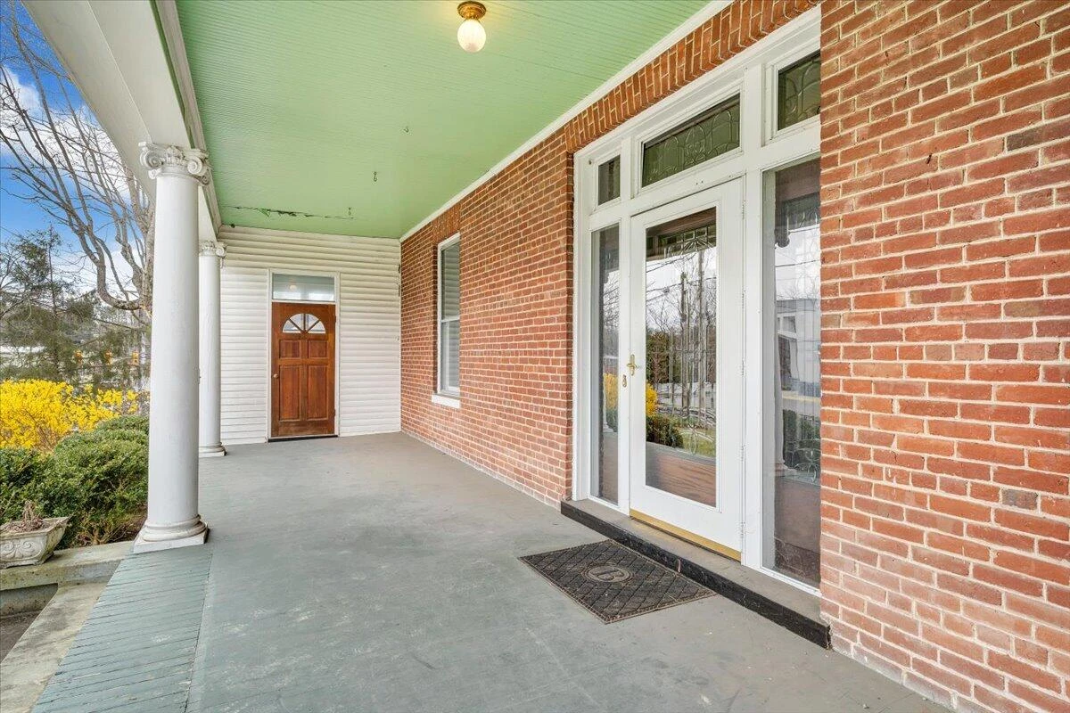 13 Giles AVE - Photo 7
