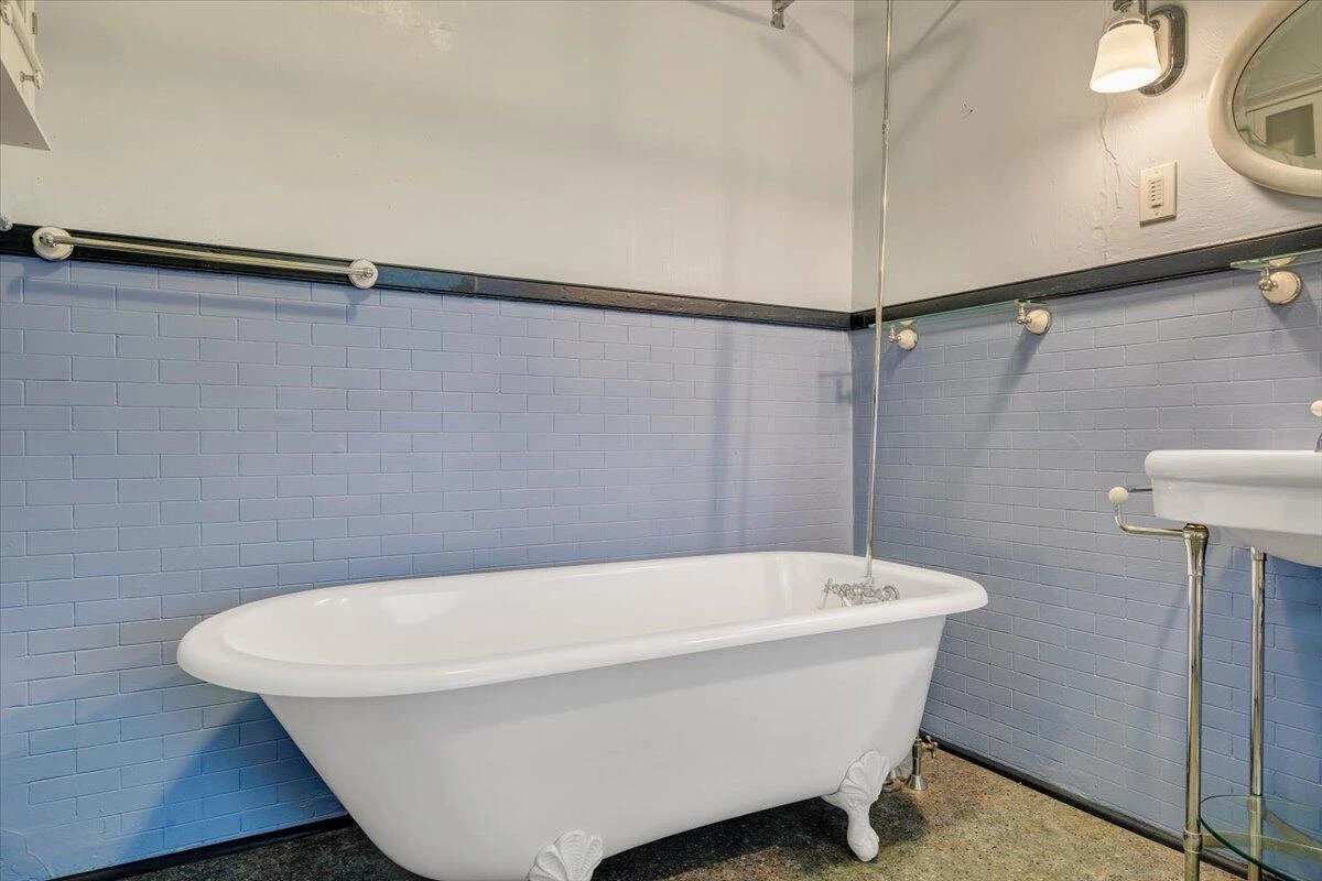 13 Giles AVE - Photo 75