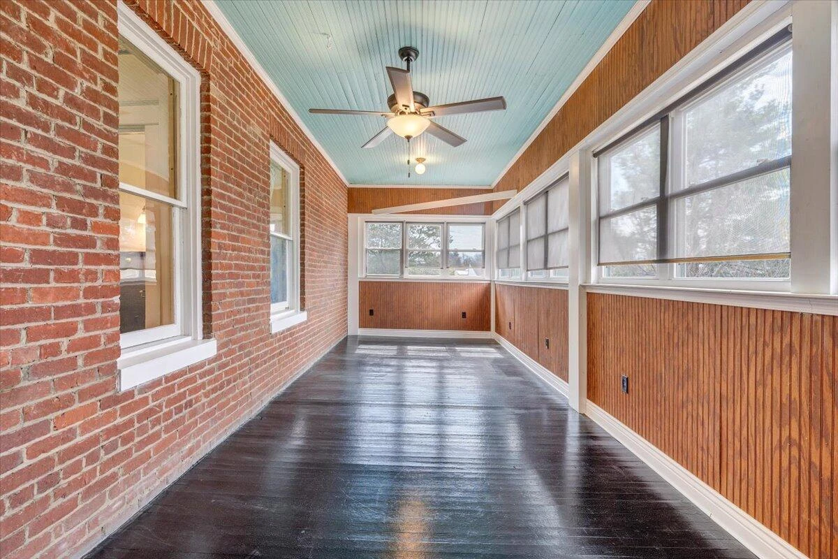 13 Giles AVE - Photo 77