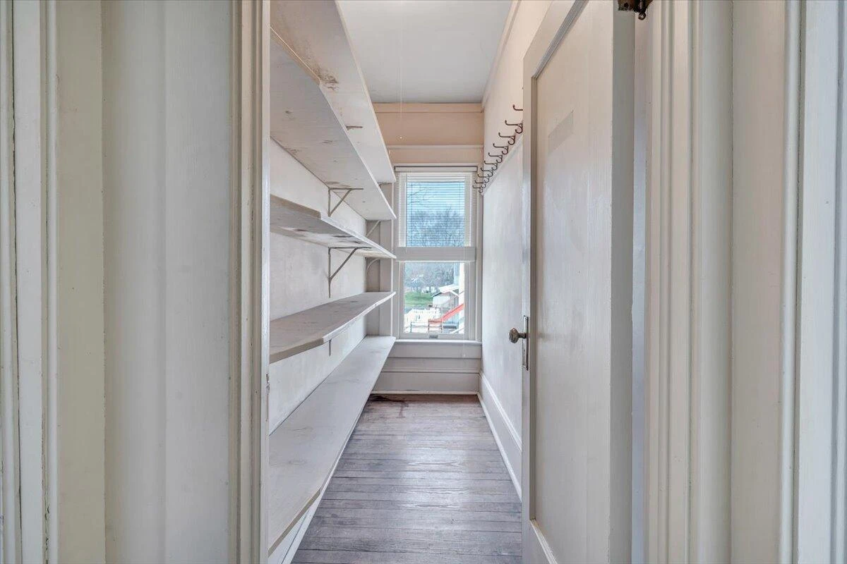 13 Giles AVE - Photo 80