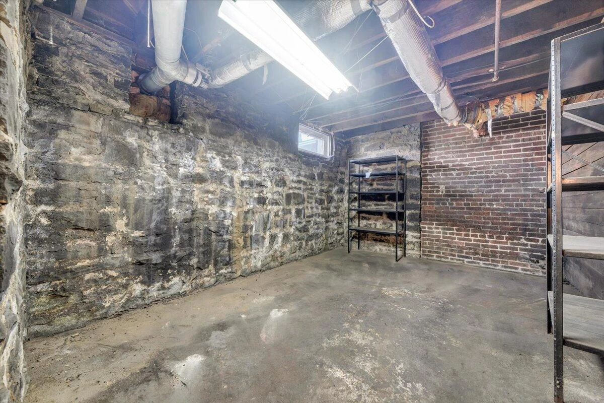 13 Giles AVE - Photo 88