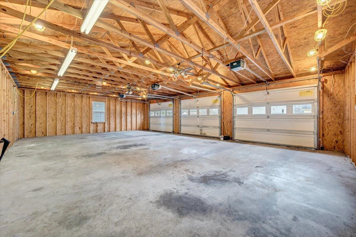 13 Giles AVE - Photo 94