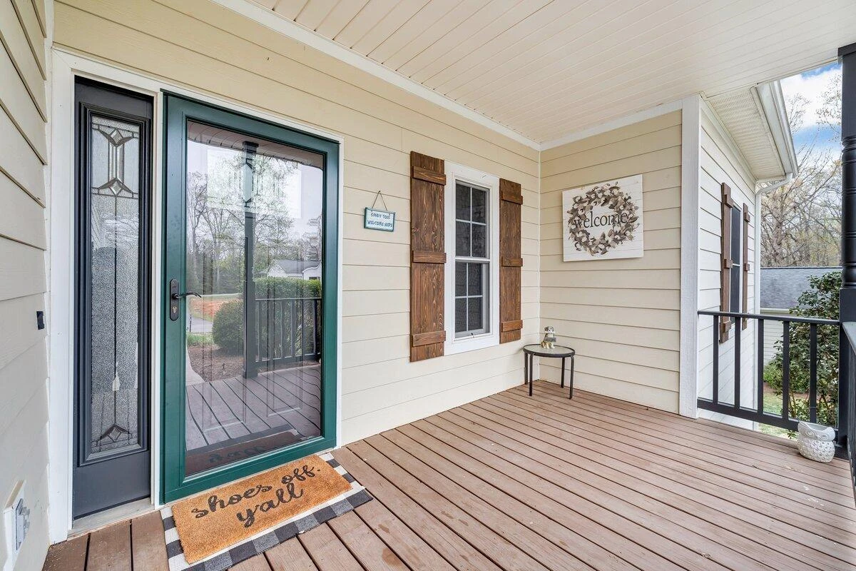 1037 Joffrey DR - Photo 2
