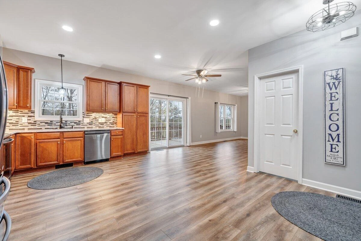 1037 Joffrey DR - Photo 5