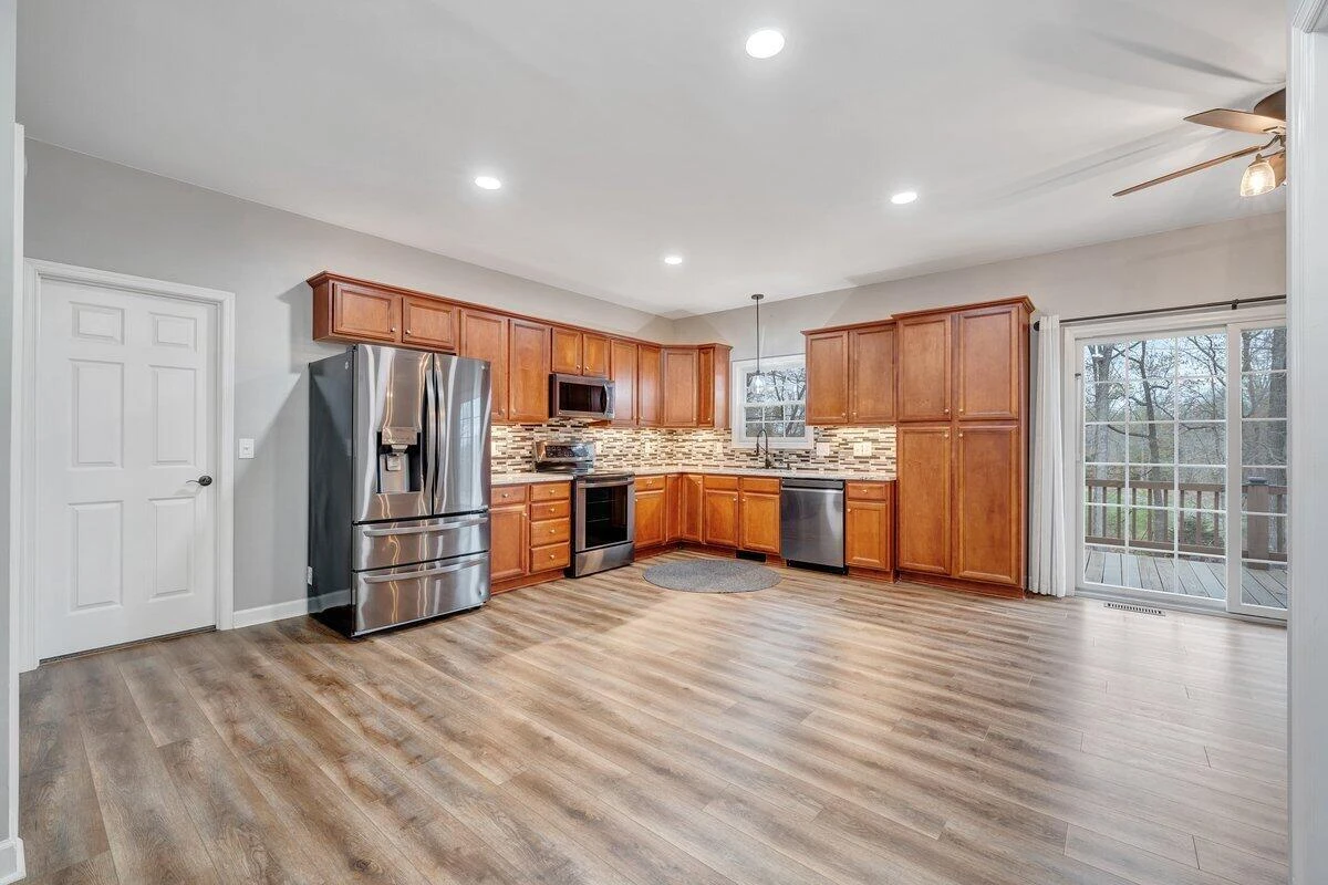 1037 Joffrey DR - Photo 6