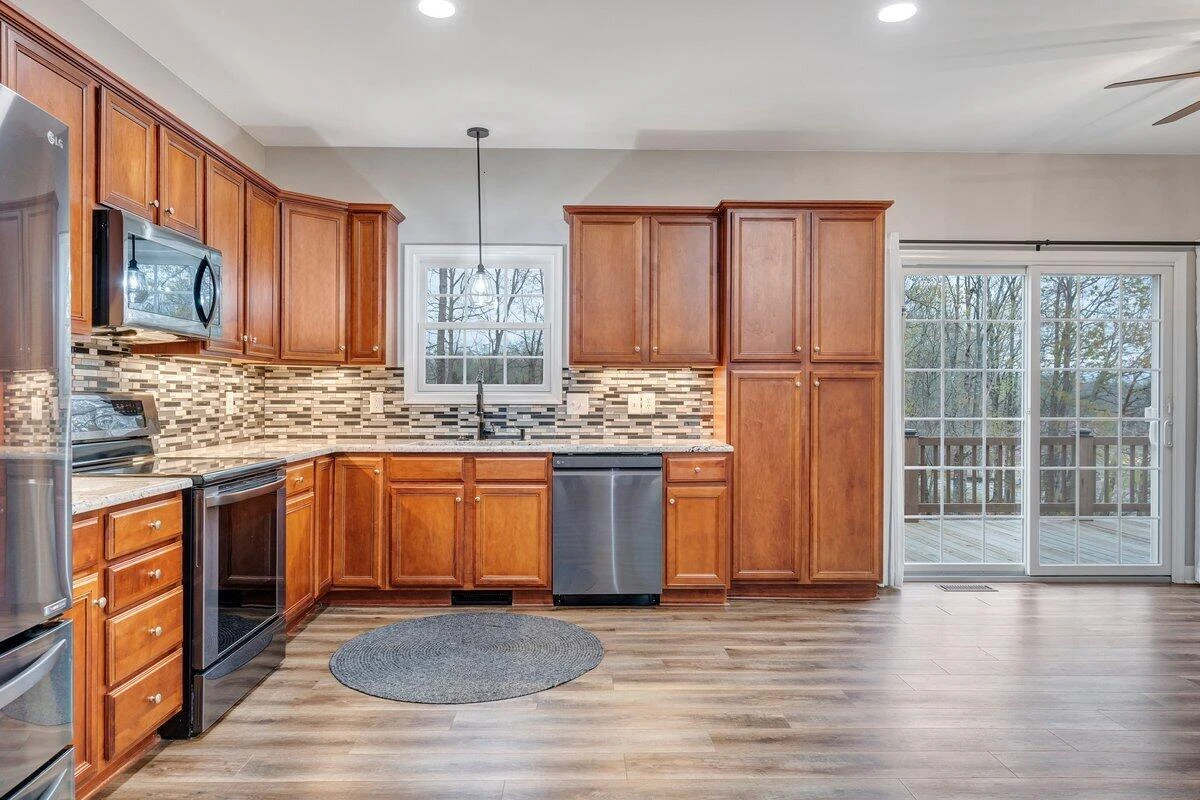 1037 Joffrey DR - Photo 8