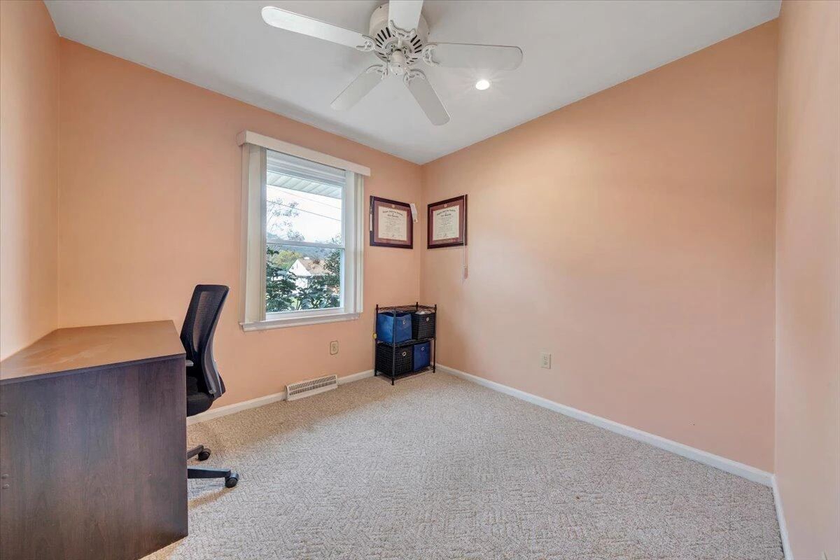 548 Holiday RD - Photo 23