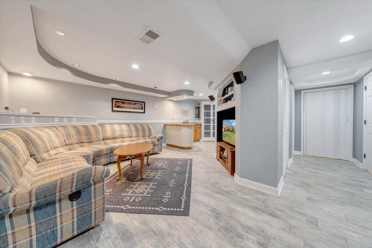 548 Holiday RD - Photo 26