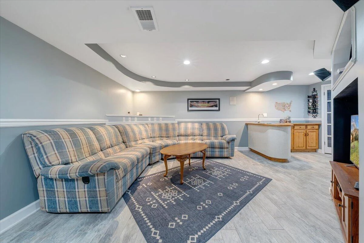 548 Holiday RD - Photo 27