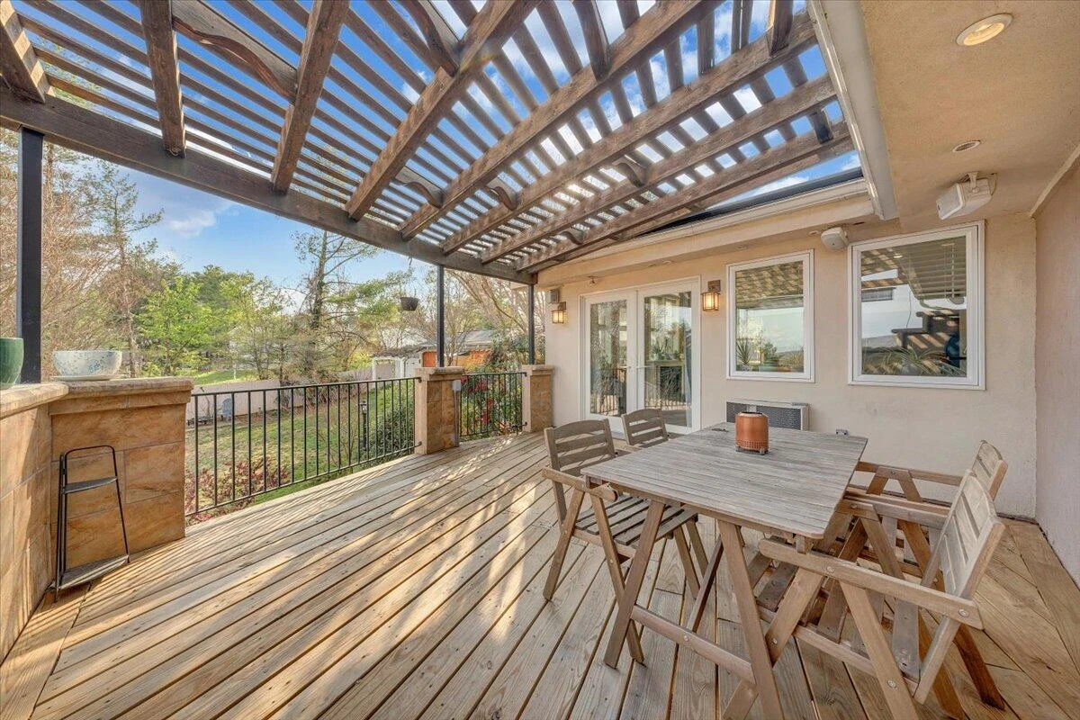 548 Holiday RD - Photo 40