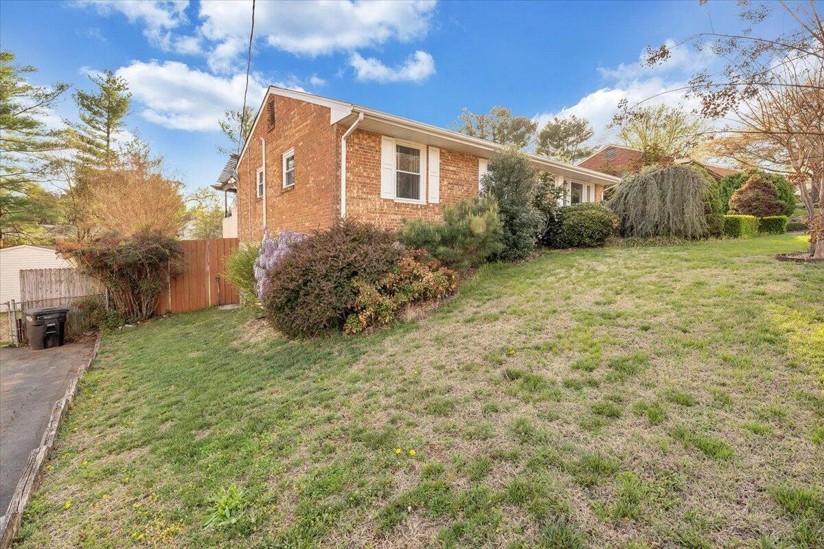 548 Holiday RD - Photo 54