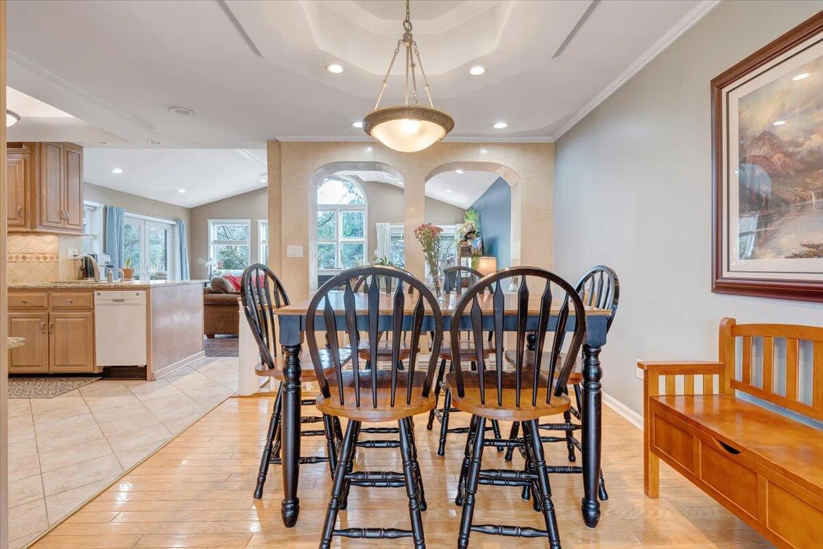 548 Holiday RD - Photo 10