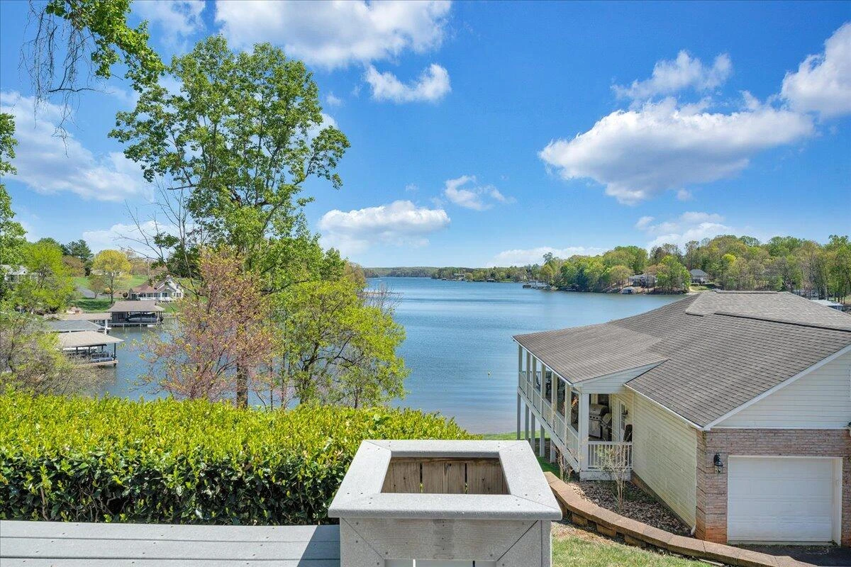 81 Lighthouse LN - Photo 2
