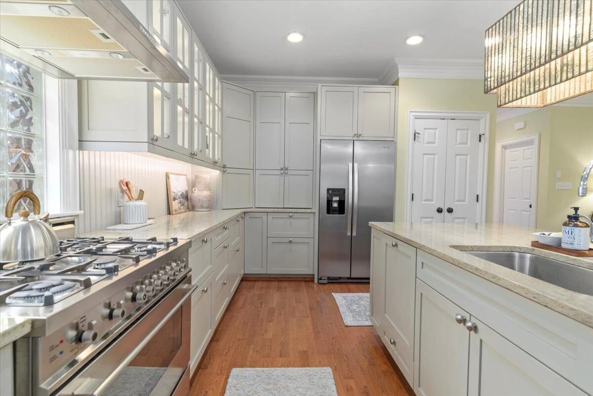 1100 Governors LN - Photo 29