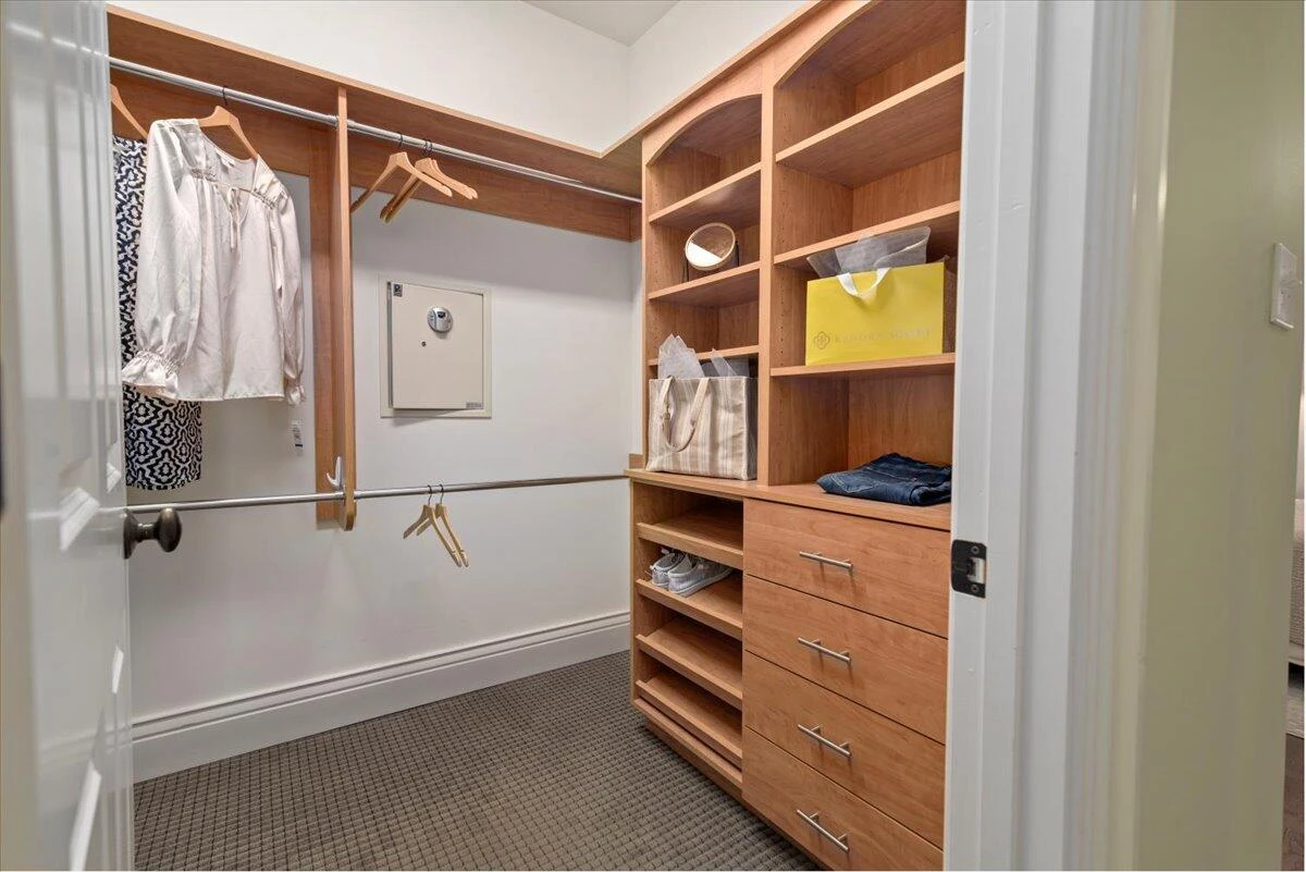 1100 Governors LN - Photo 44