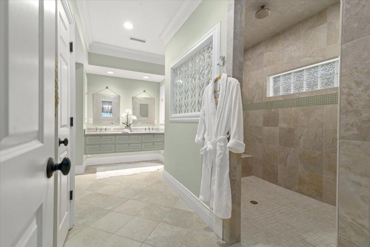 1100 Governors LN - Photo 46