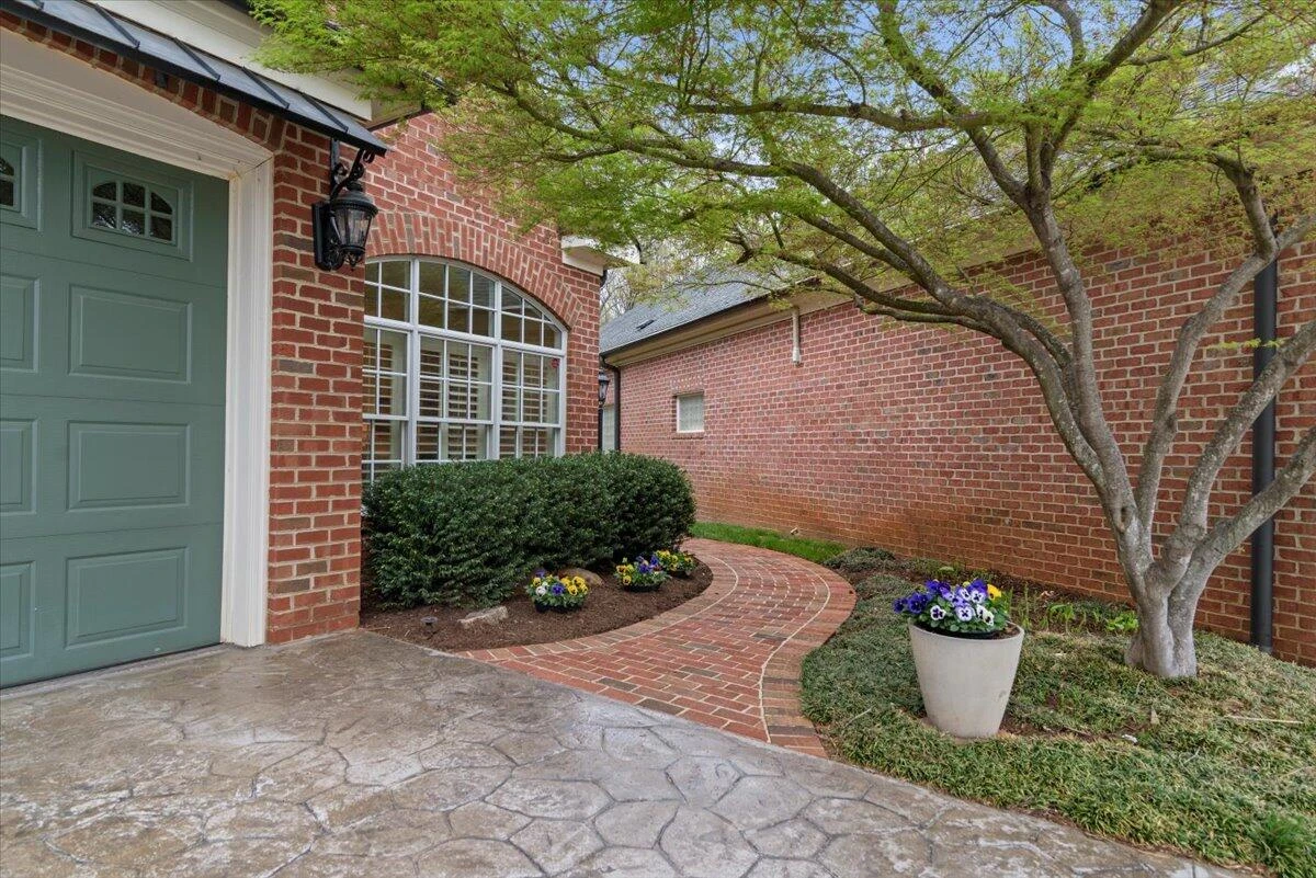 1100 Governors LN - Photo 7