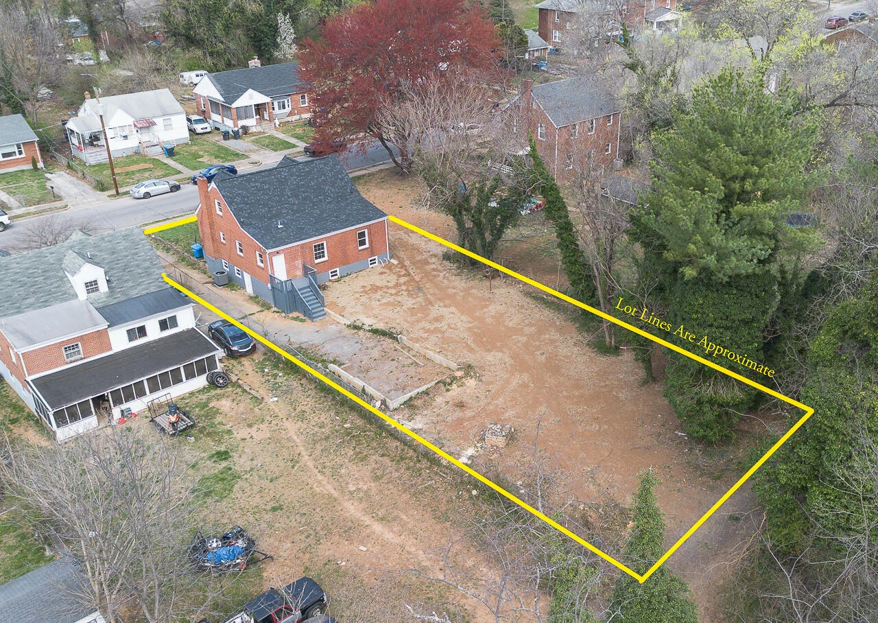 1215 Crescent ST - Photo 10