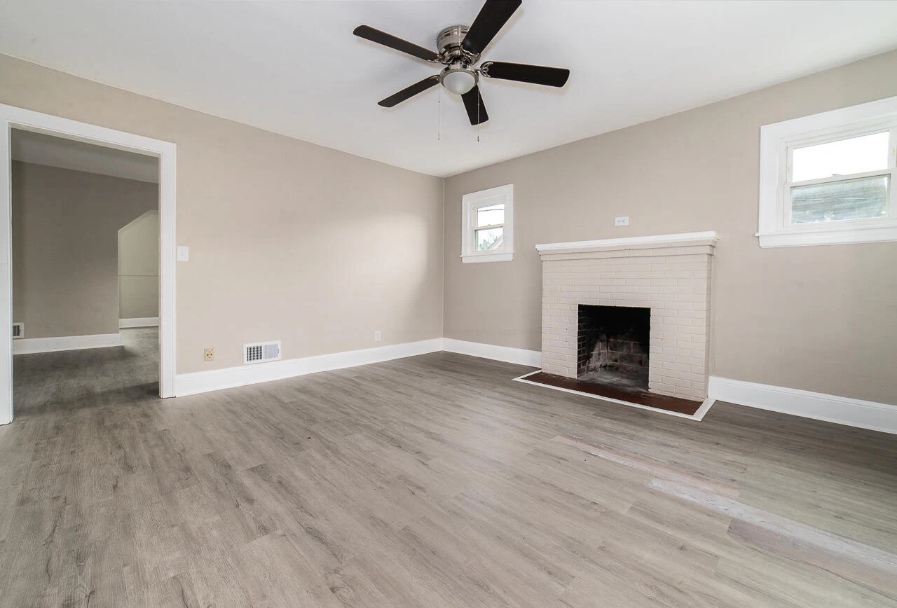 1215 Crescent ST - Photo 14