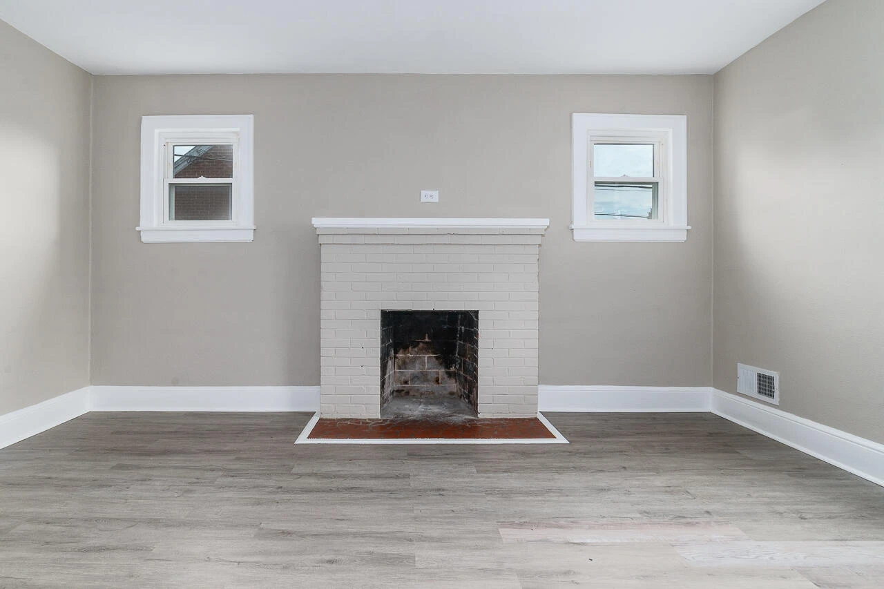 1215 Crescent ST - Photo 16