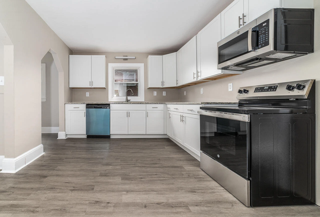 1215 Crescent ST - Photo 18
