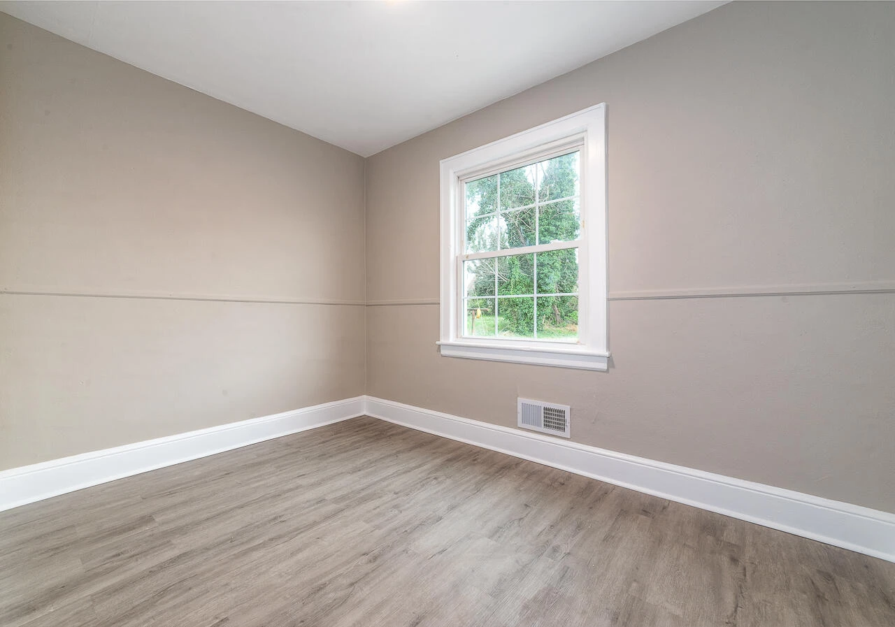 1215 Crescent ST - Photo 20