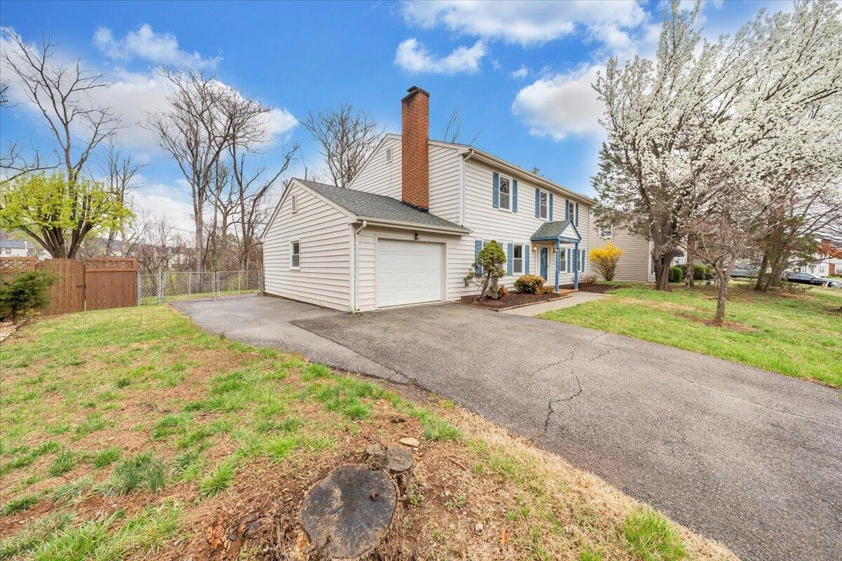 7226 Twin Forks DR - Photo 49