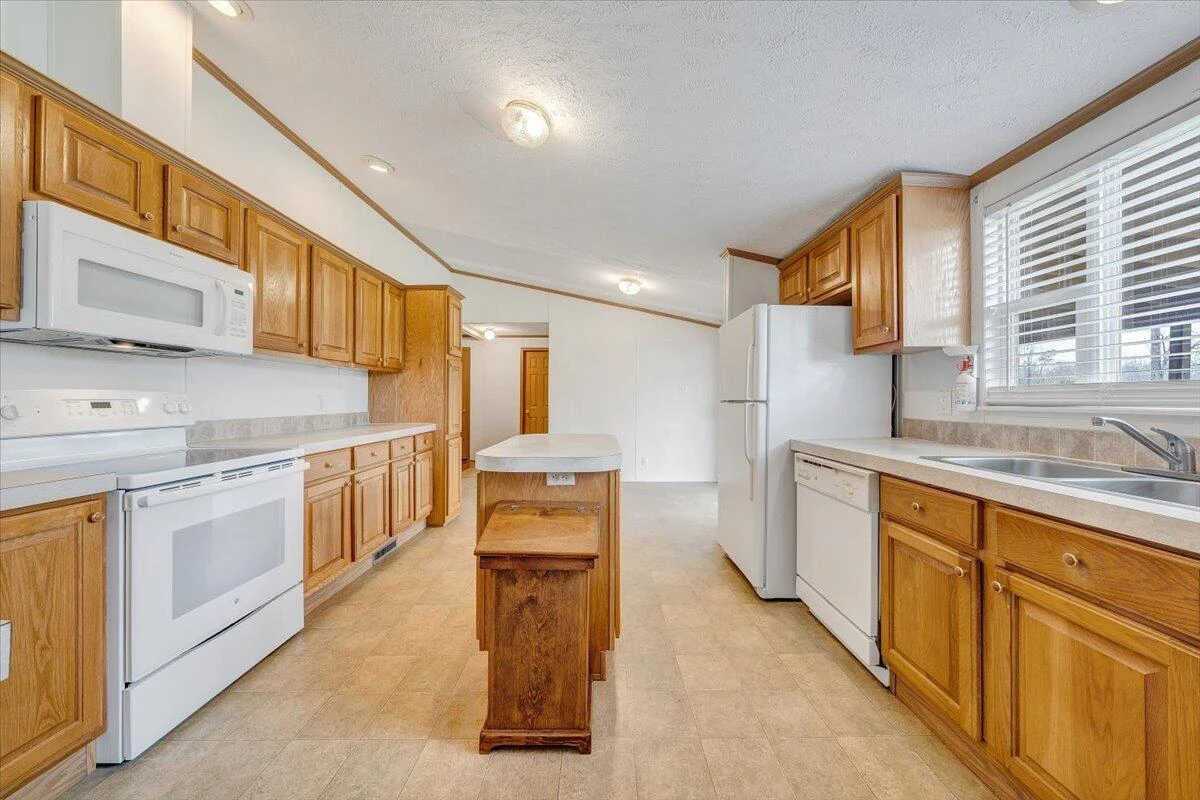 2281 Parrish RD - Photo 11