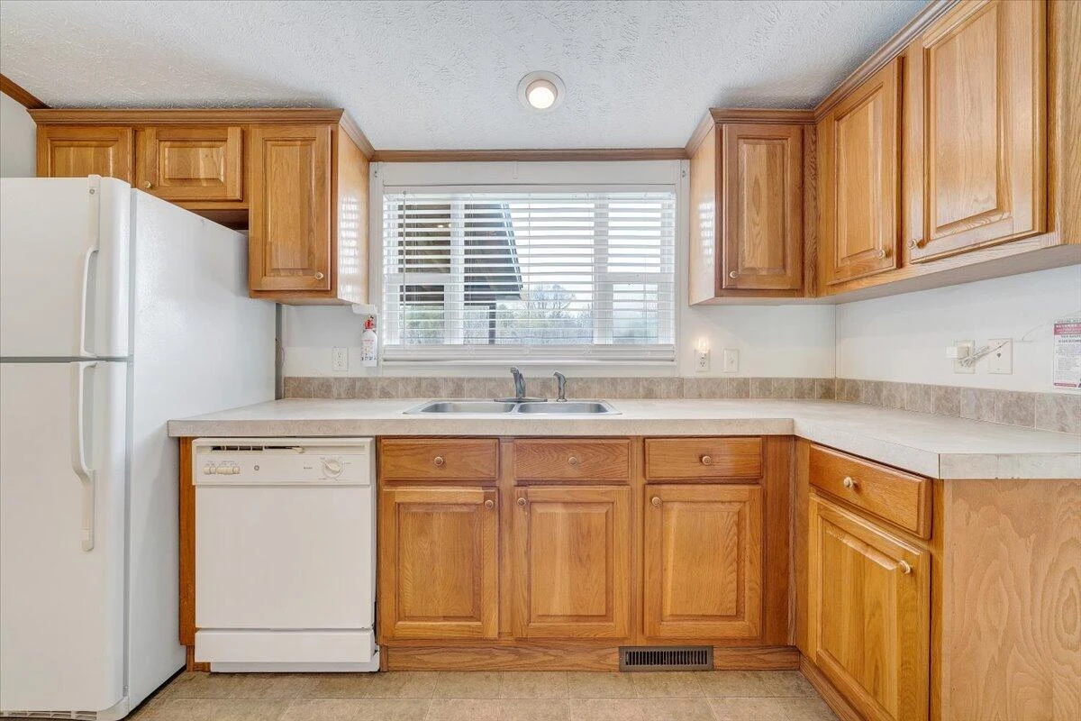 2281 Parrish RD - Photo 12