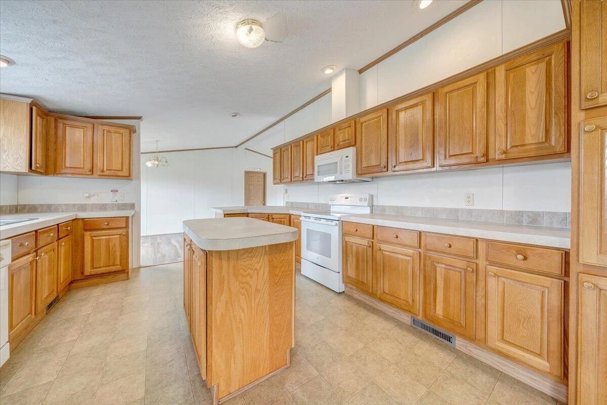 2281 Parrish RD - Photo 16