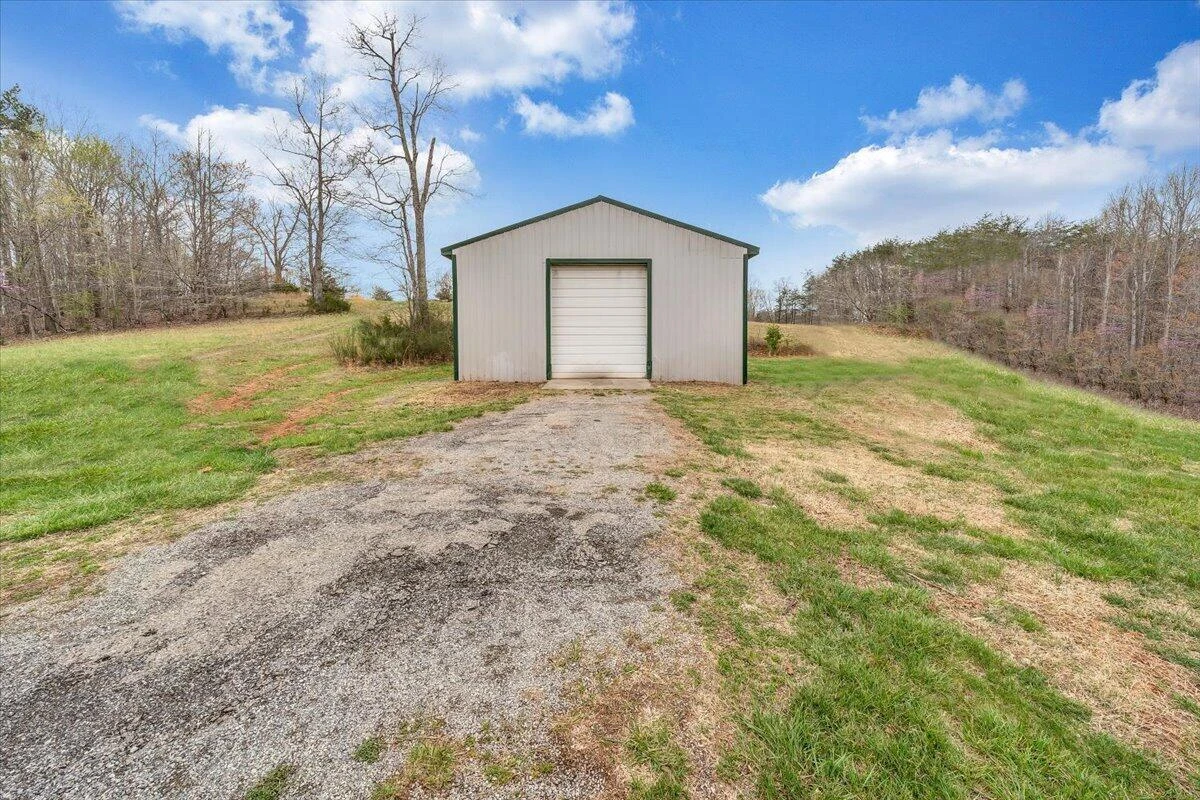 2281 Parrish RD - Photo 40