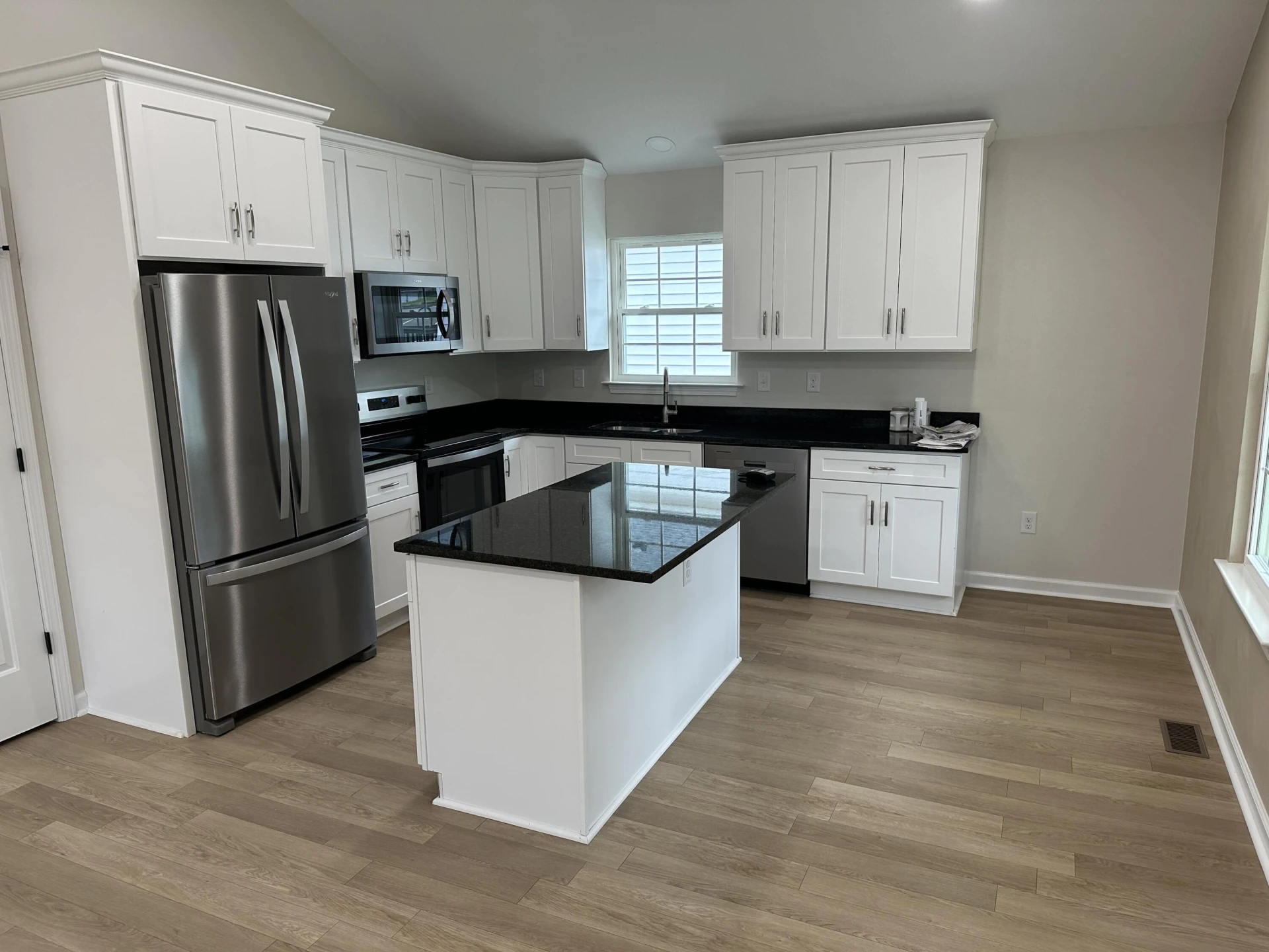 1728 Marvin ST - Photo 2
