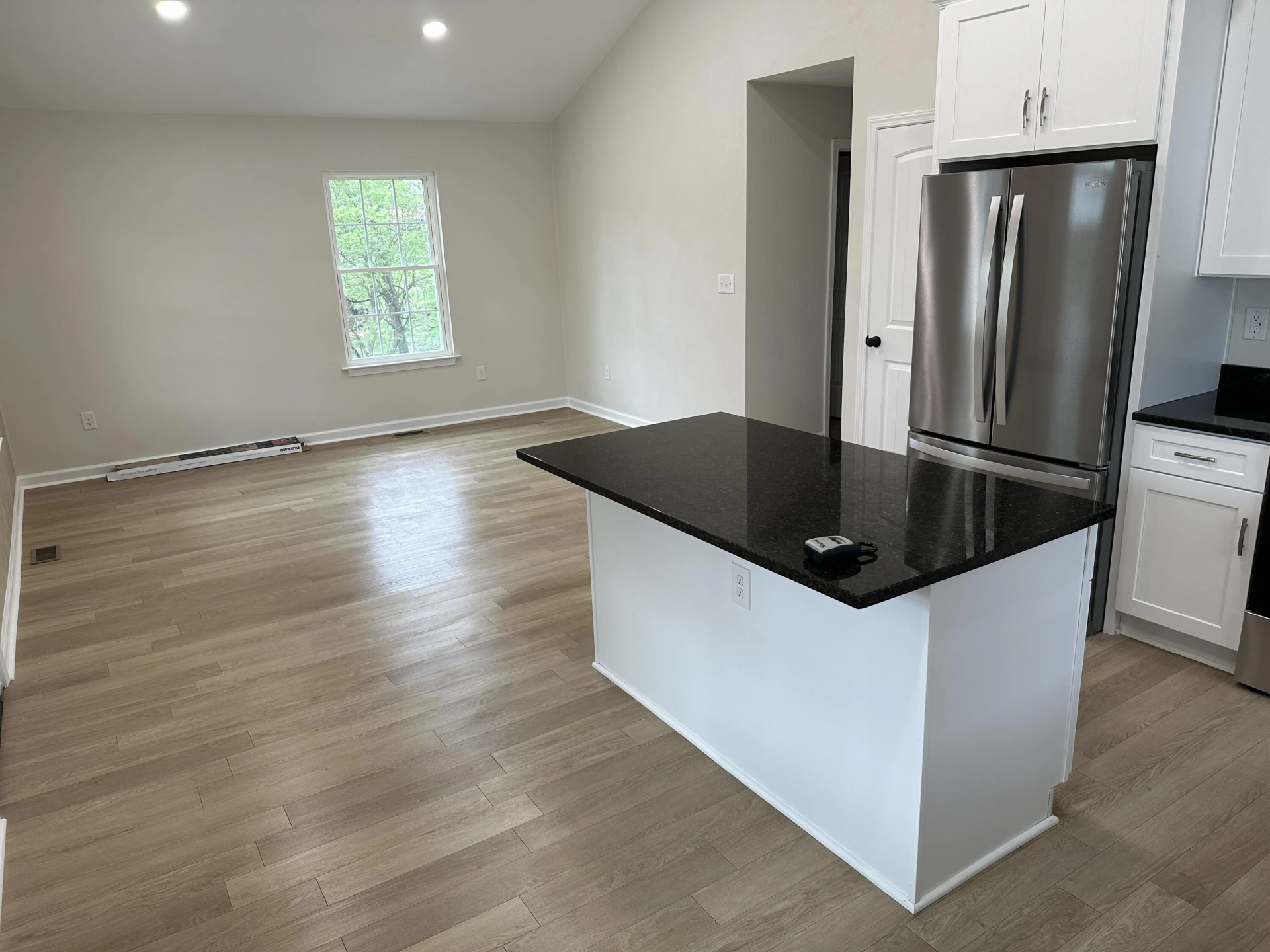 1728 Marvin ST - Photo 3