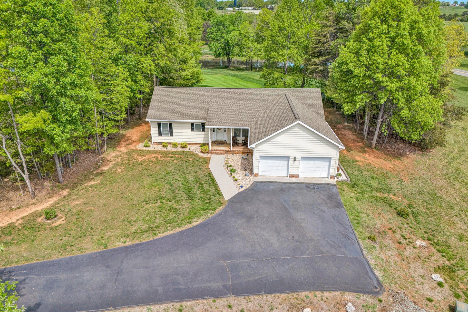 104 Peach Tree CT - Photo 2