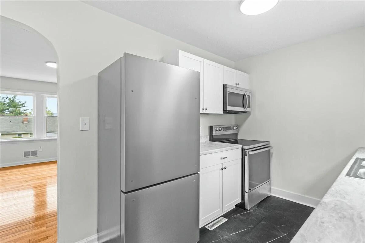 2508 Springhill DR - Photo 16