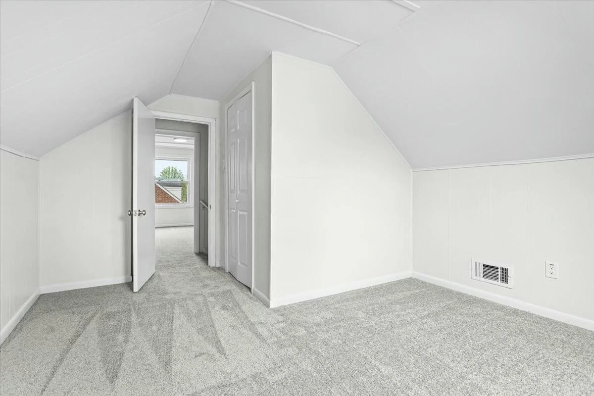 2508 Springhill DR - Photo 5
