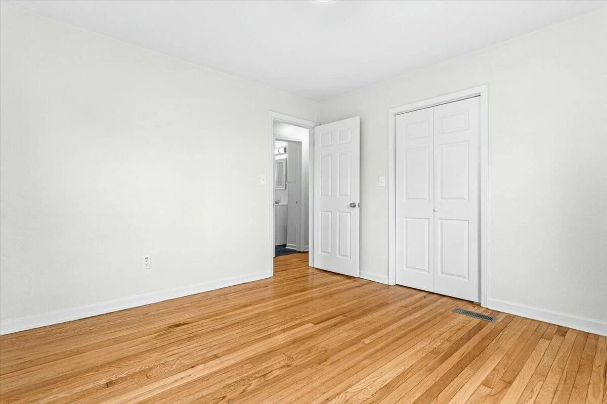 2508 Springhill DR - Photo 8