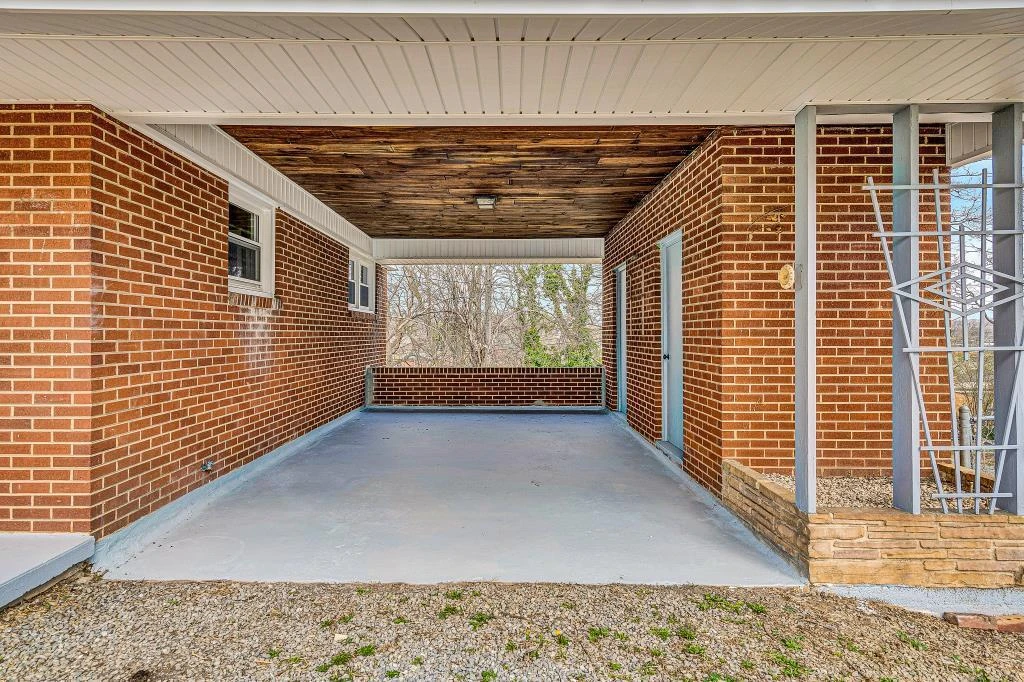502 Victor AVE - Photo 3