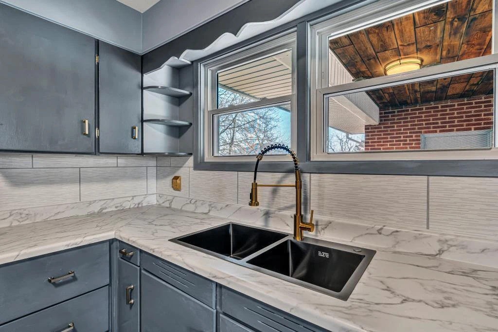 502 Victor AVE - Photo 8