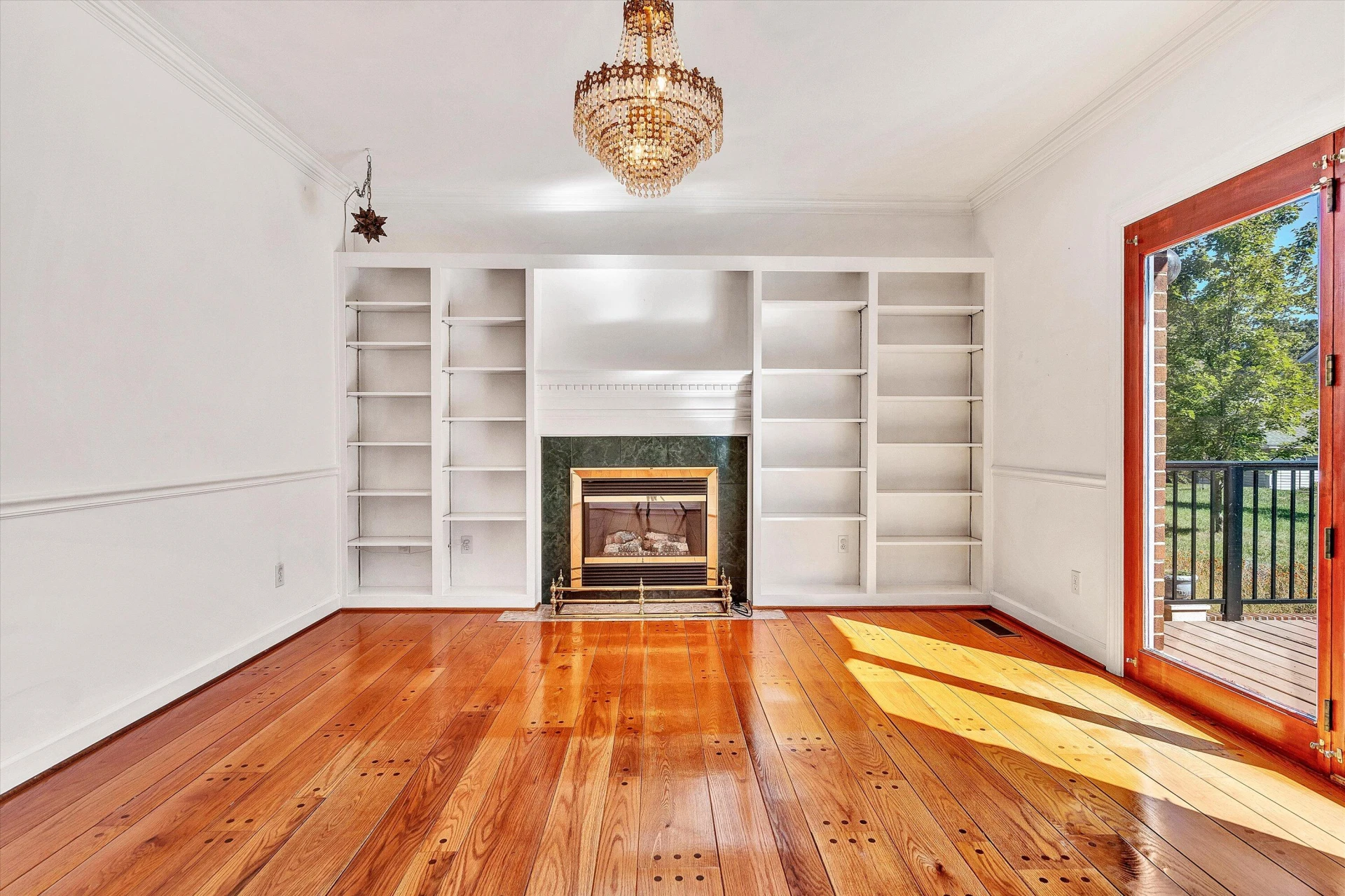 1710 Dawn LN - Photo 12