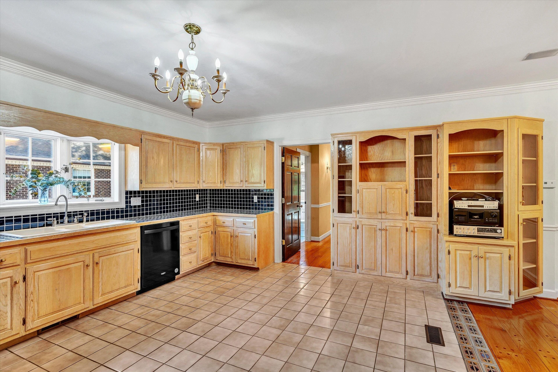 1710 Dawn LN - Photo 15