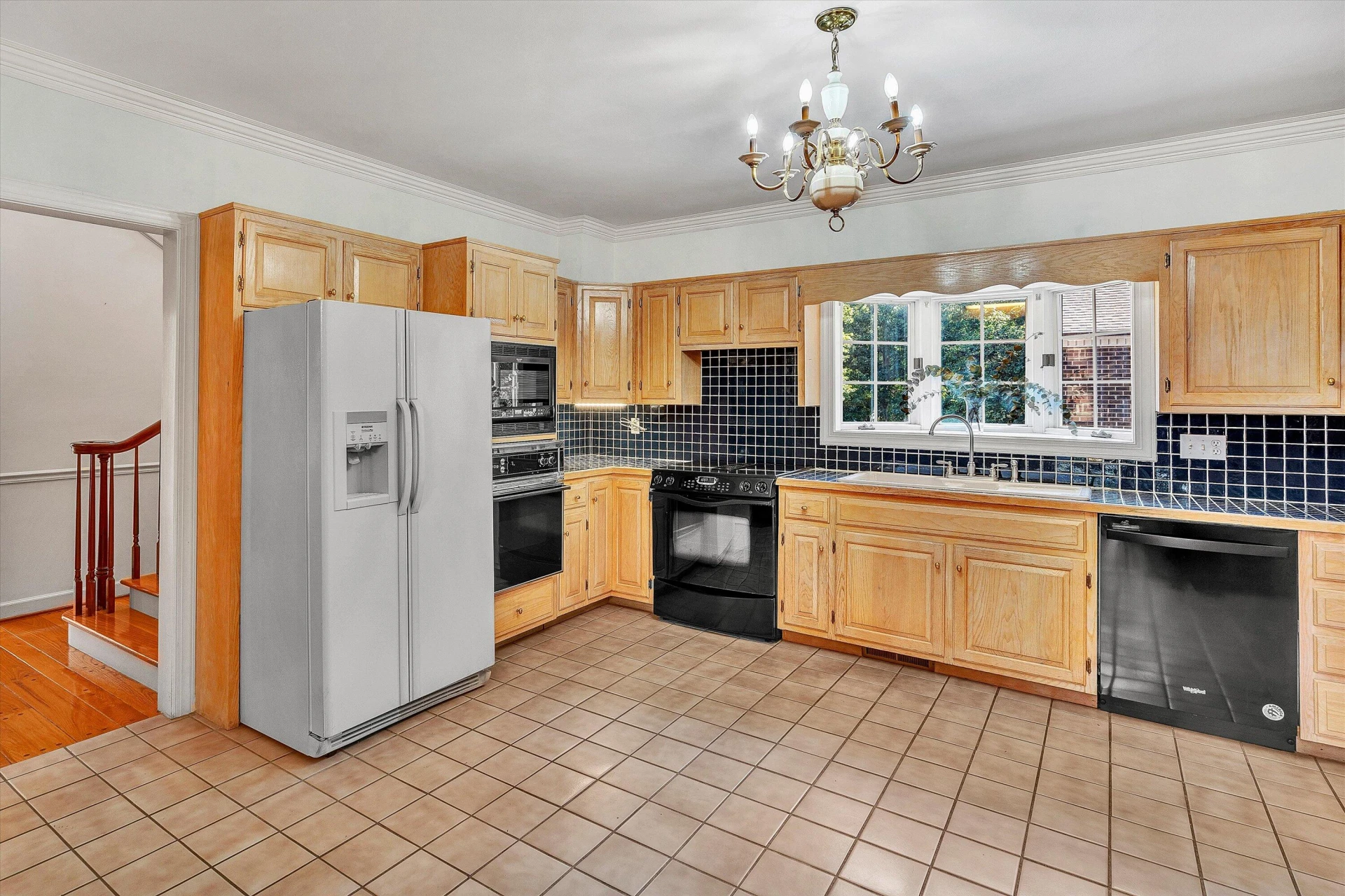 1710 Dawn LN - Photo 16